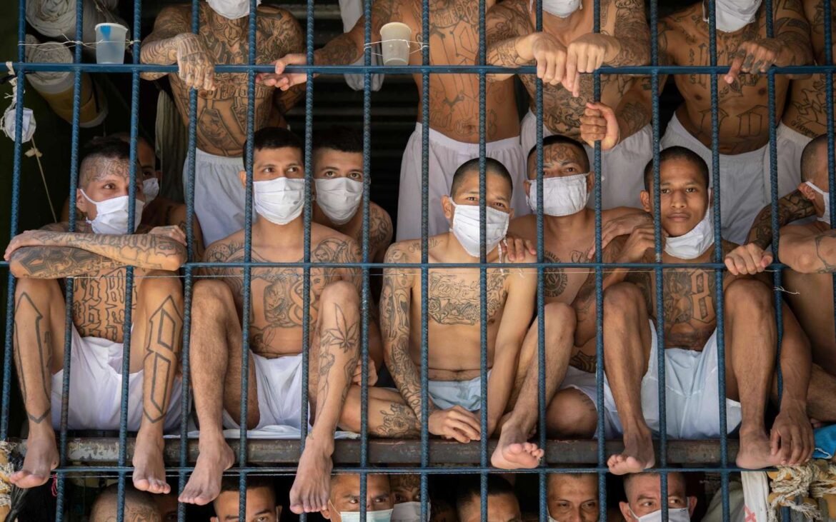bukele-el-salvador-presos-cadena-perpetua-menores-presos-asesinos-violadores