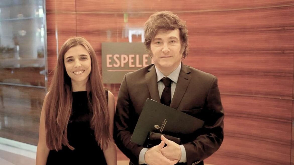 Noel De Castro junto al presidente argentino Javier Milei.