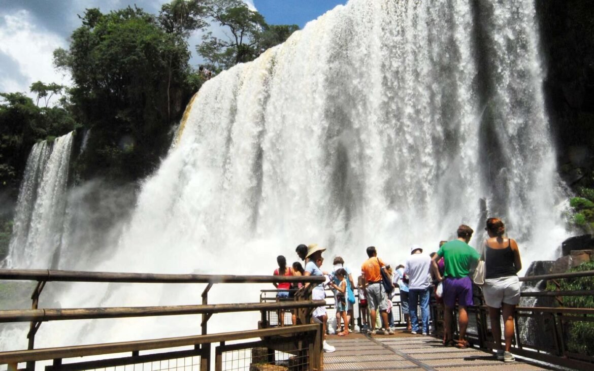 turismo-feriado-record-argentina-economía-datos-mundo-liberal