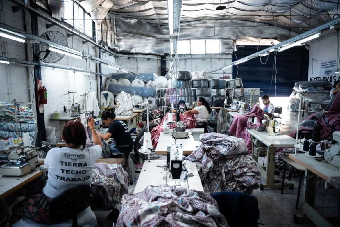 uba-informe-trabajadores-reforma-laboral-argentina-mundo-liberal