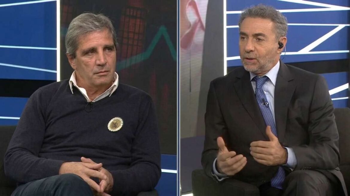 Luis Caputo, ministro de Economía, con Luis Majul.