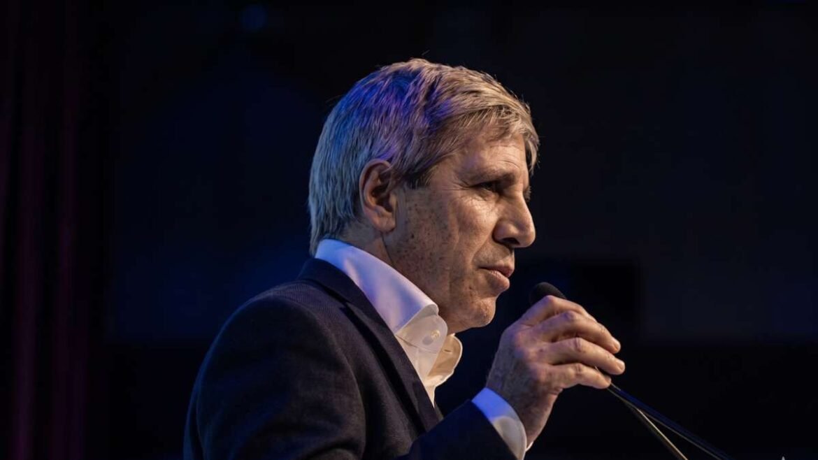 Luis Caputo, ministro de Economía.