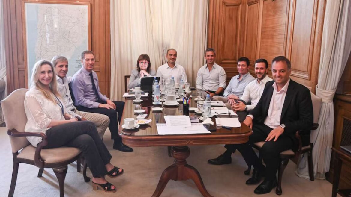La mesa política del gobierno.