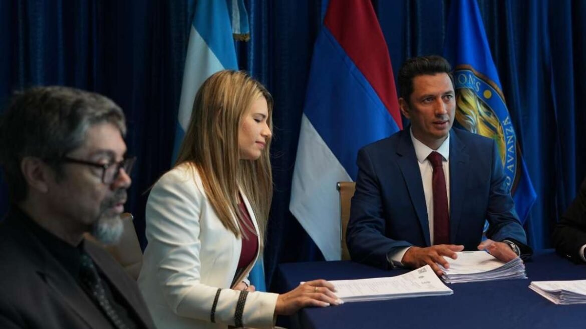 Adrián Nuñez y equipo.