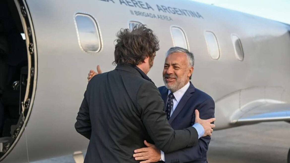 Alfredo Cornejo y Javier Milei.