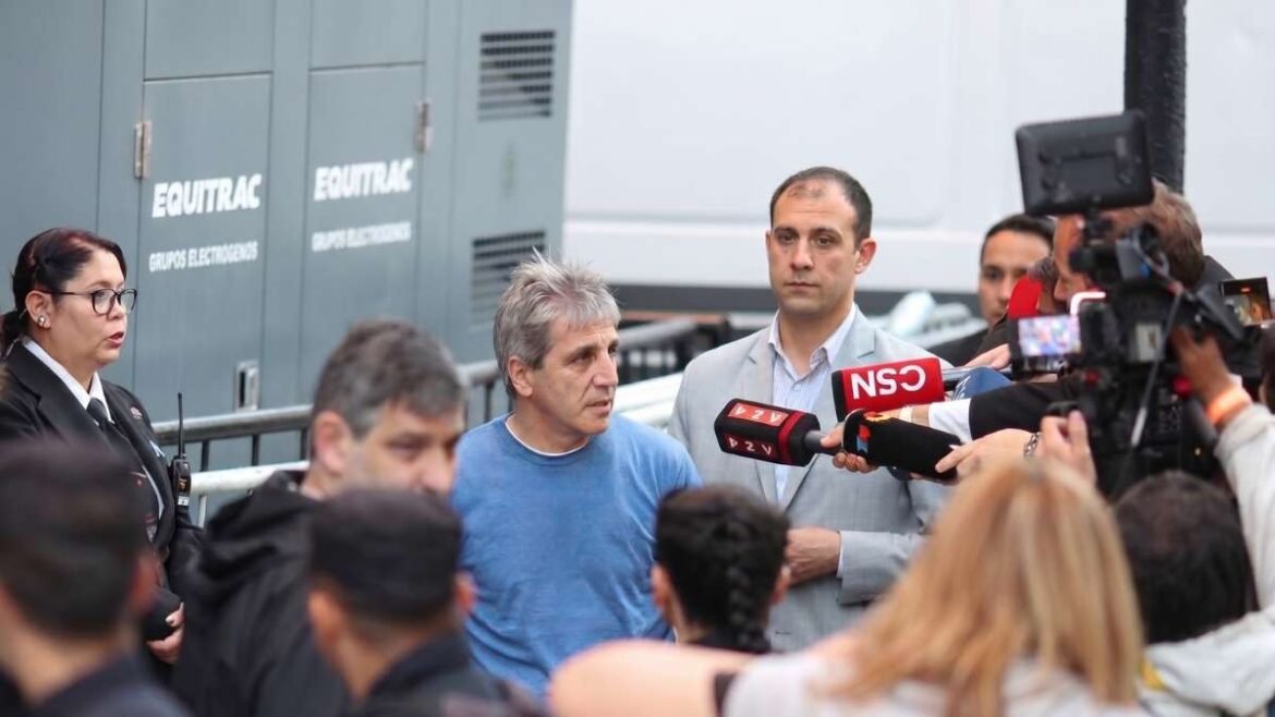 Luis Caputo habló con la prensa.