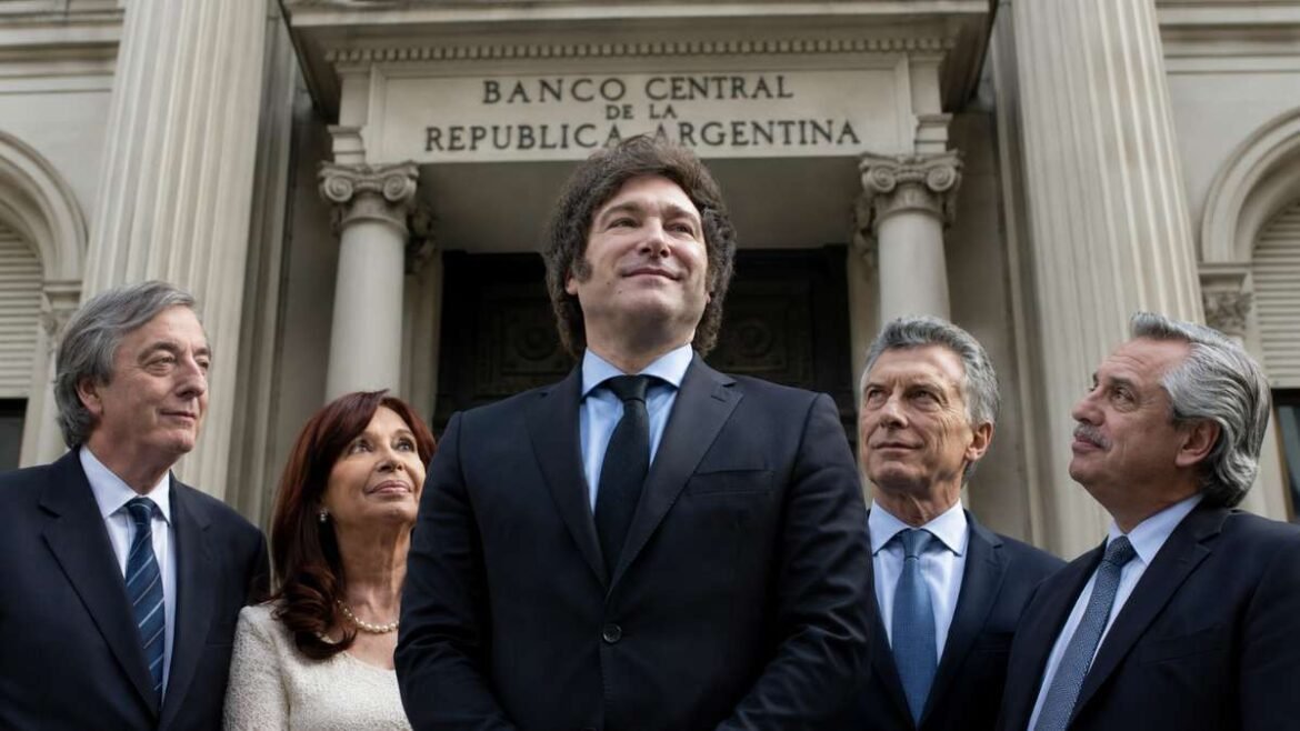 Javier Milei lidera entre los últimos presidentes.