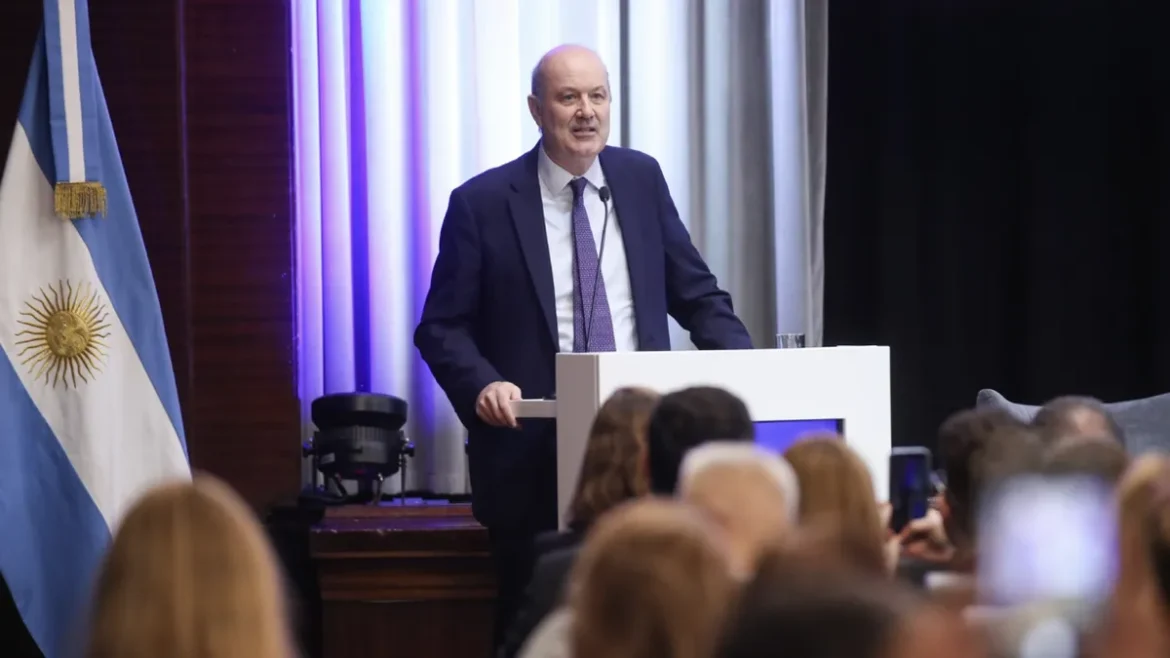 Sturzenegger, ministro de Desregulación.