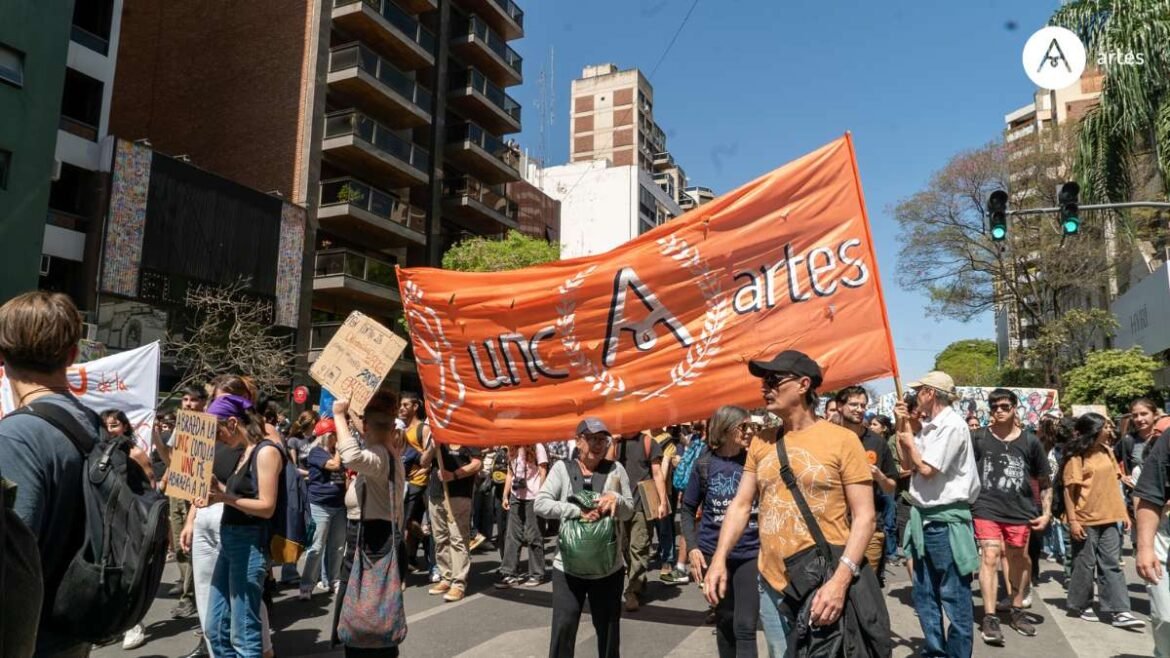 La Universidad Nacional de las Artes y un presupuesto millonario por graduado.