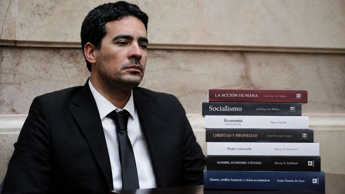 Adrián Ravier, ex diputado de la Nación y actual vocero presidencial.